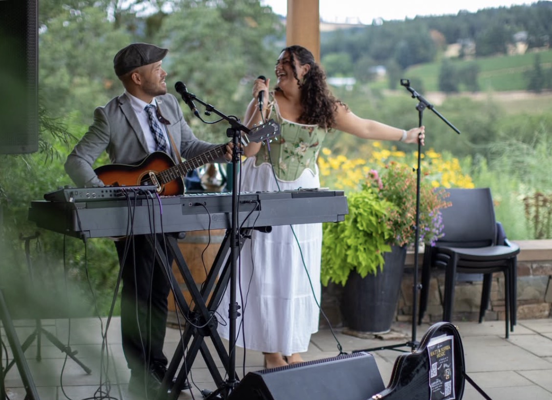 Live Music -Matt & Sophia Band